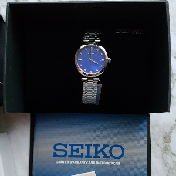 SEIKO, Women's Stainless Steel Diamond Blue Dial Watch Quartz. - Picture 3 of 8